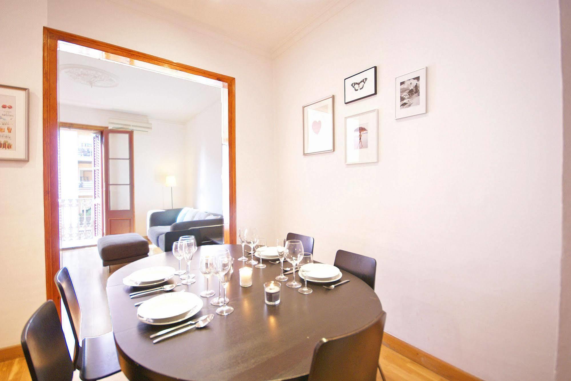 Appartamento Flateli Aribau Barcellona Esterno foto