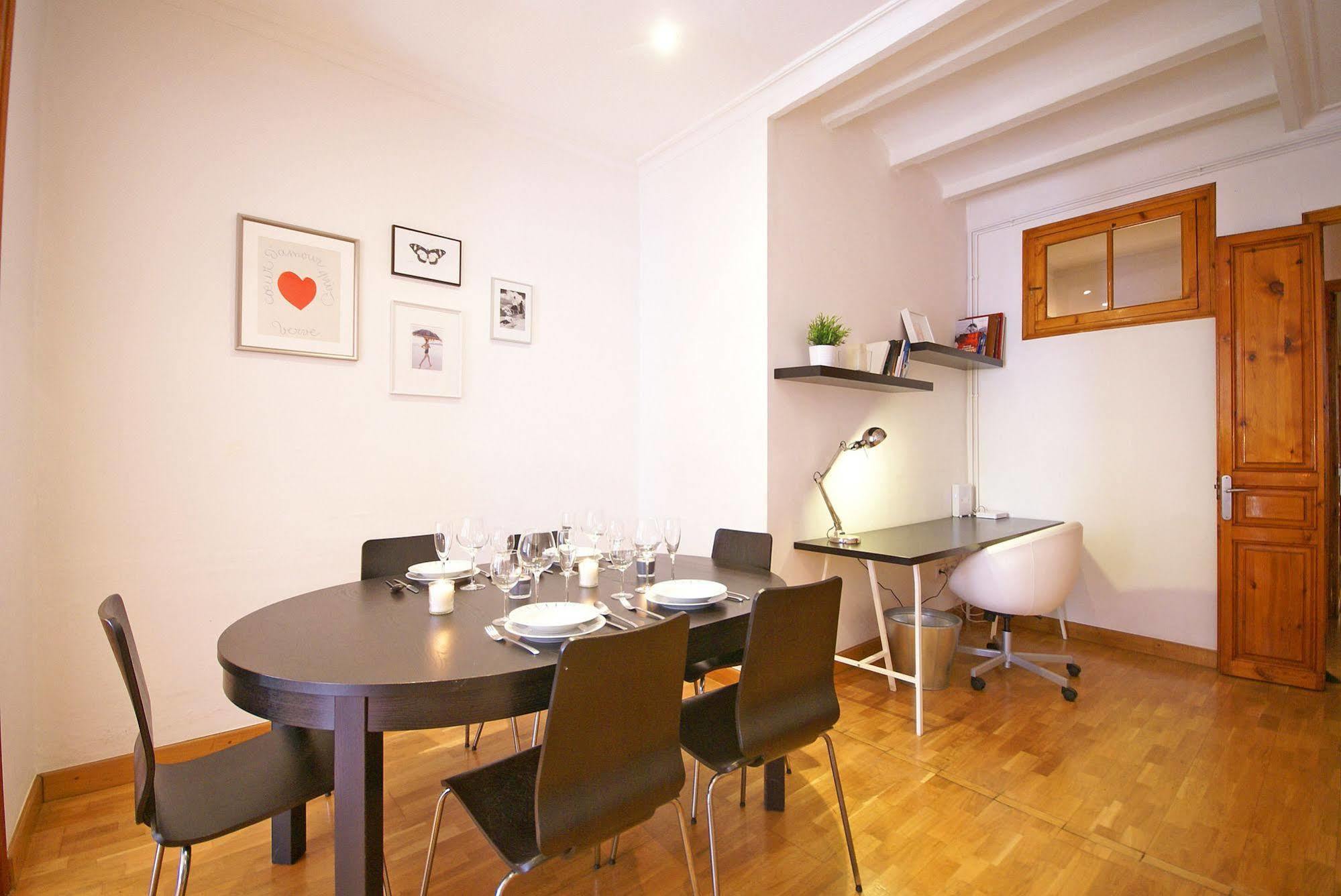 Appartamento Flateli Aribau Barcellona Esterno foto