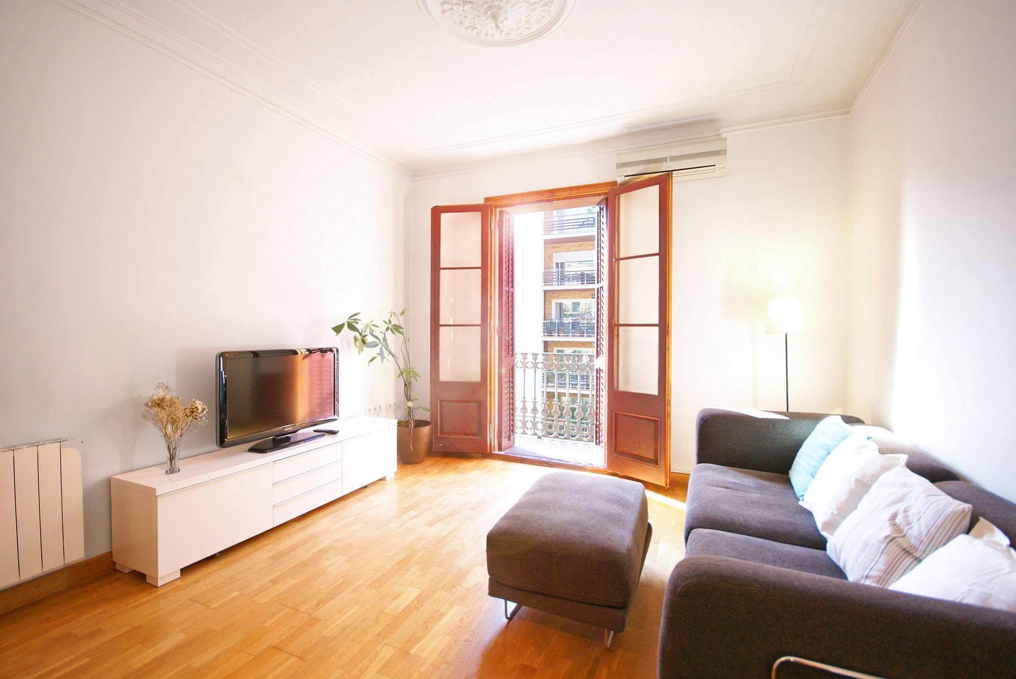 Appartamento Flateli Aribau Barcellona Esterno foto