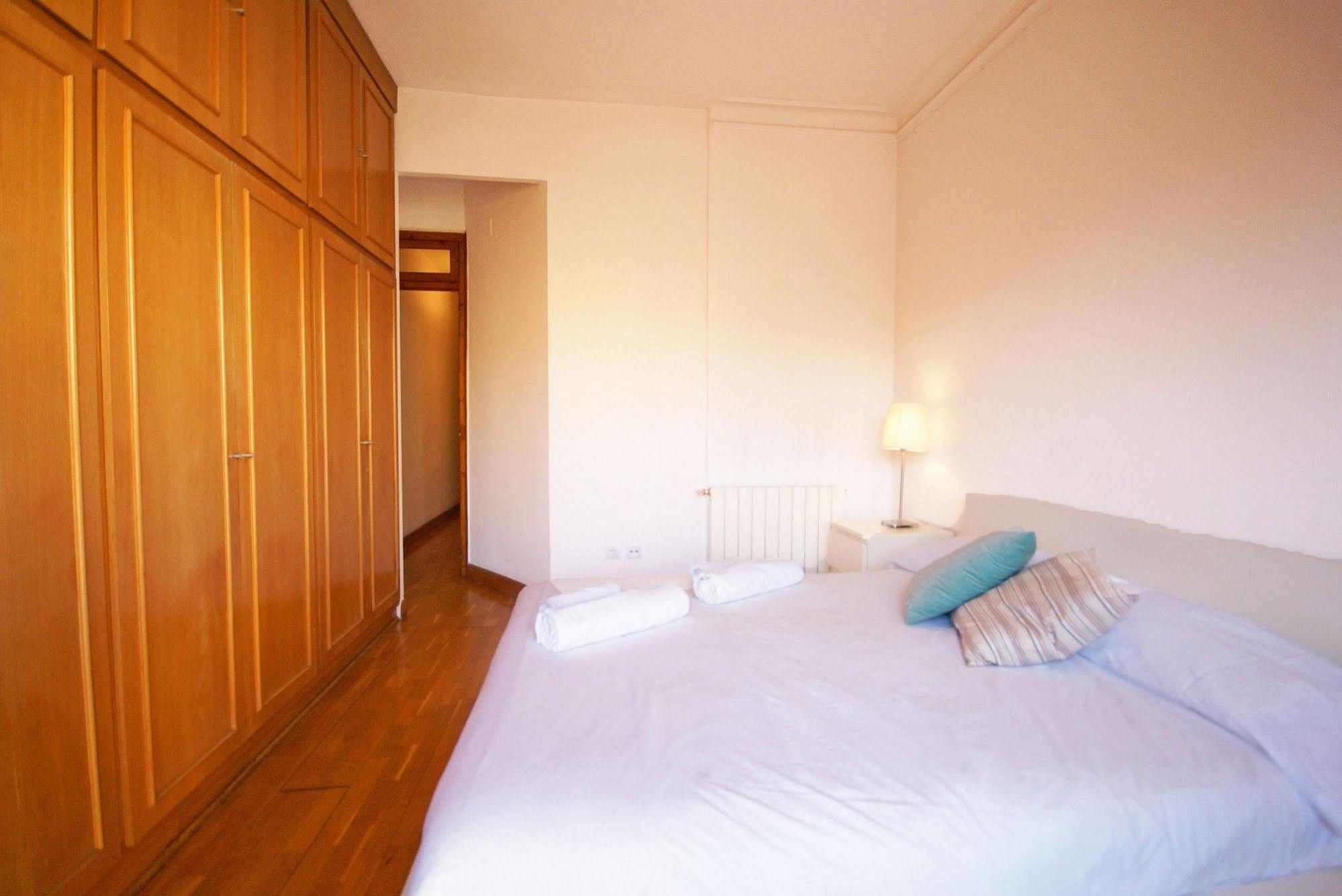 Appartamento Flateli Aribau Barcellona Esterno foto